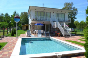 Отель Family Home Apartment  Замарди